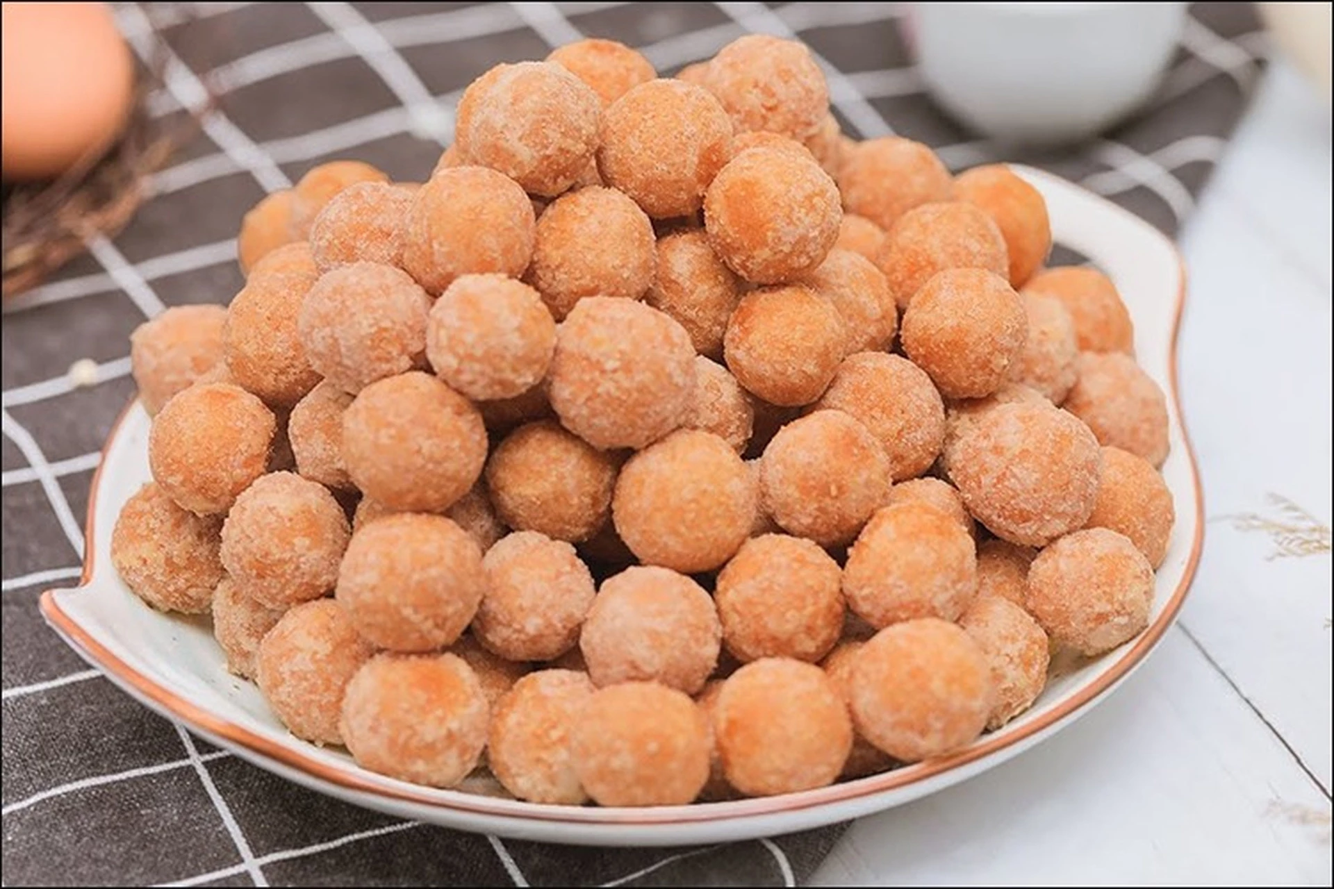 2024-2-25-638444603446035424-cach-lam-banh-ca-man-cay-thom-ngon-gion-rum-cuc-don-gian-tai-nha